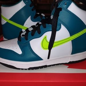 Nike Dunk High Size 5Y